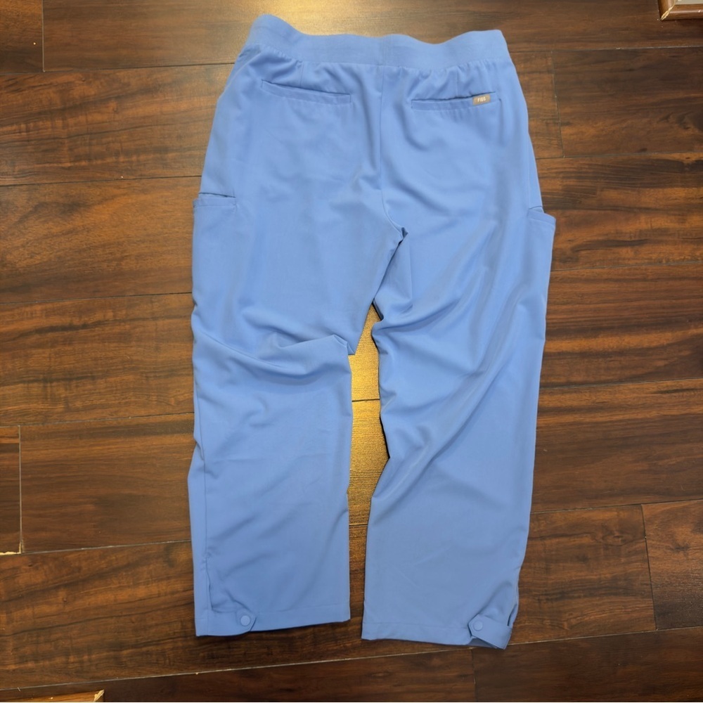 FIGS Women’s Limited Edition Scrub Pants - Picture 3 of 11